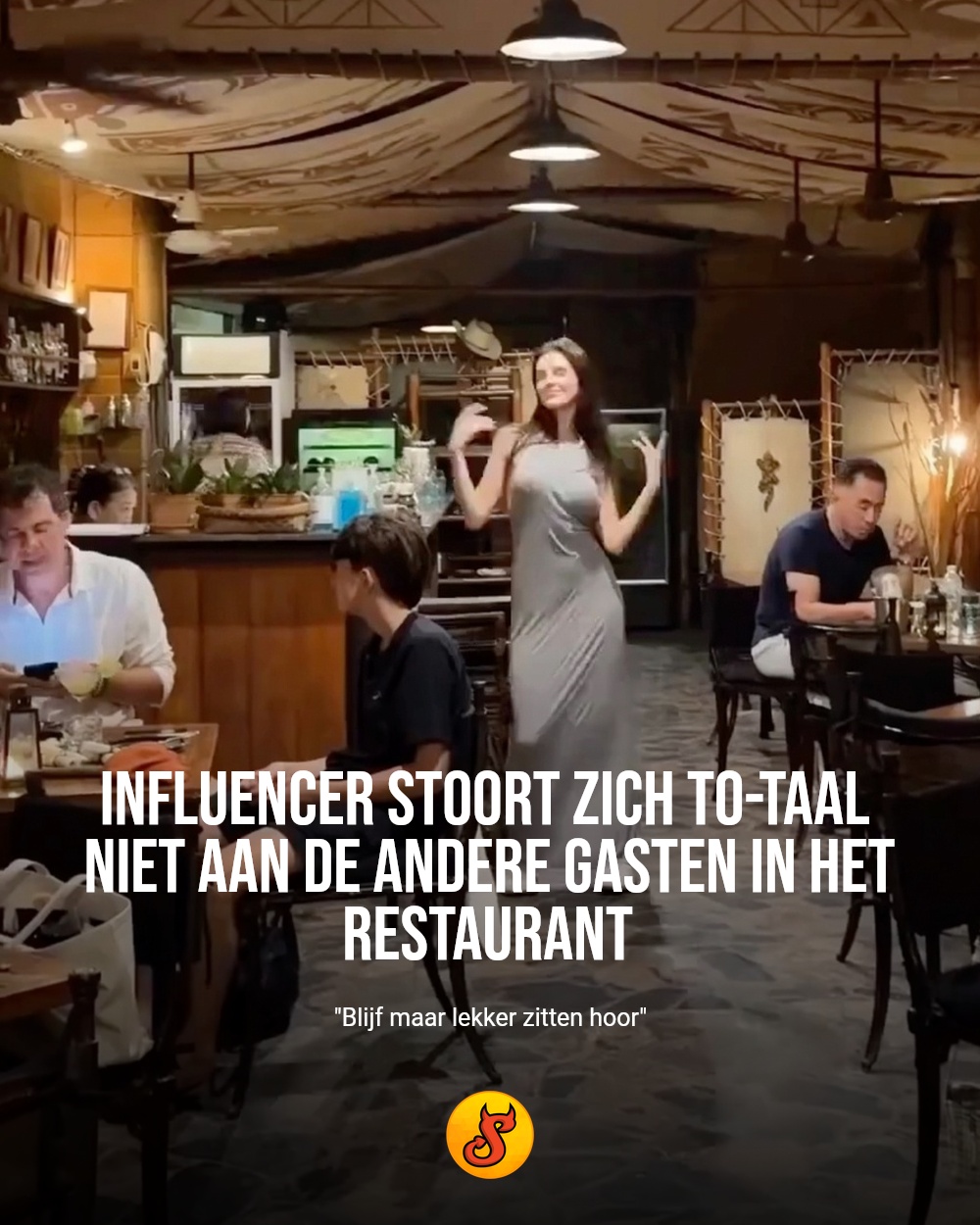 Influencer stoort zich to-taal niet aan de andere gasten in het restaurant