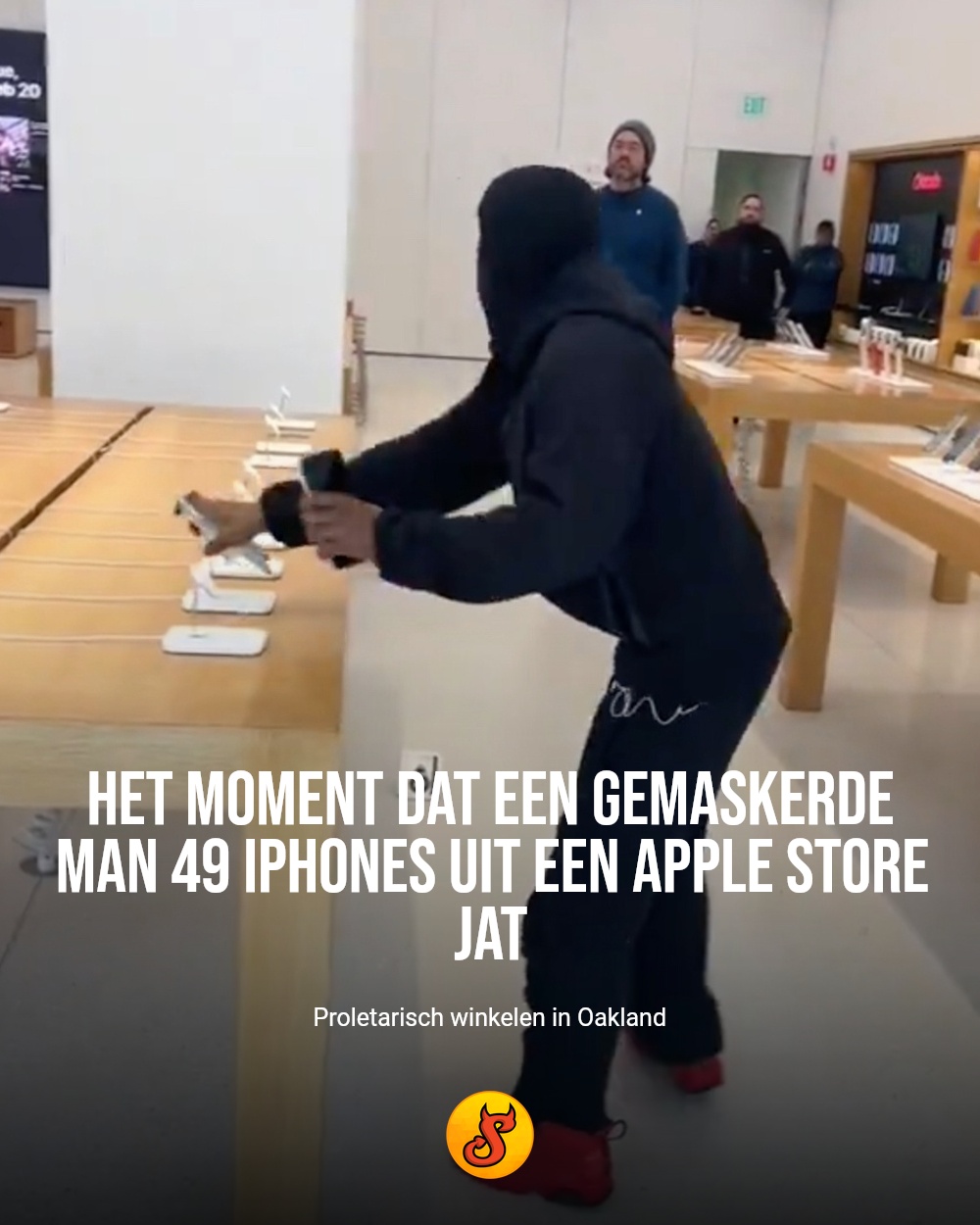 Het moment dat een gemaskerde man 49 iPhones uit een Apple Store jat