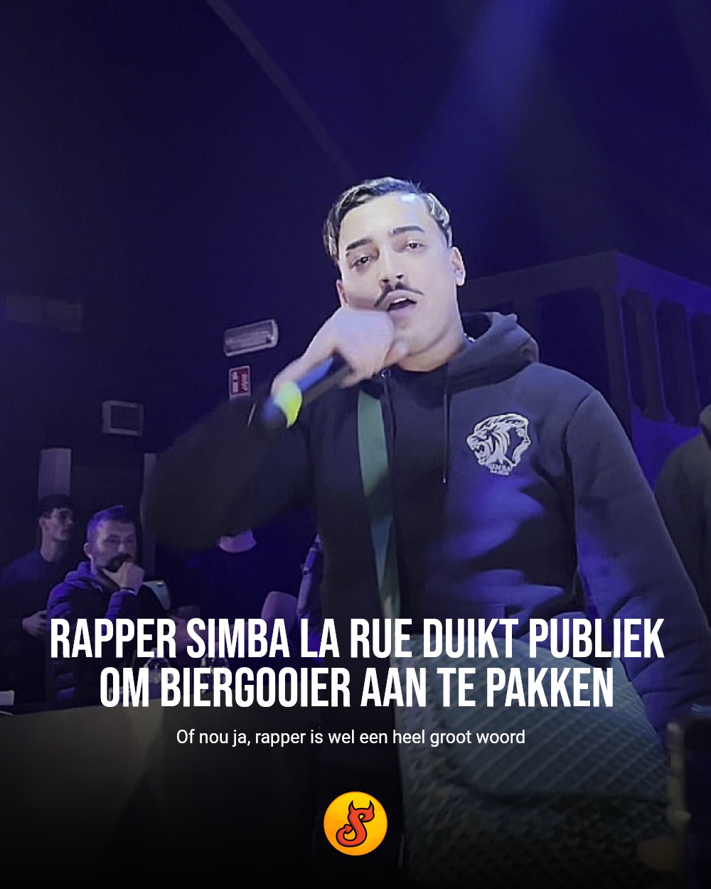 Rapper Simba la Rue duikt publiek om biergooier aan te pakken