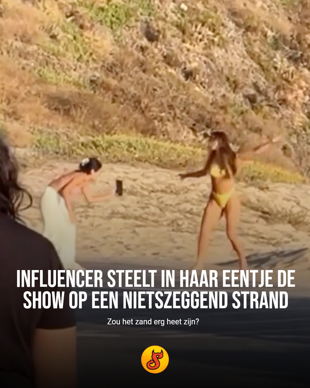 Influencer steelt in haar eentje de show op een nietszeggend strand