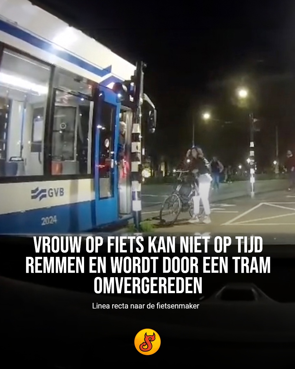 Vrouw op fiets kan niet op tijd remmen en wordt door een tram omvergereden