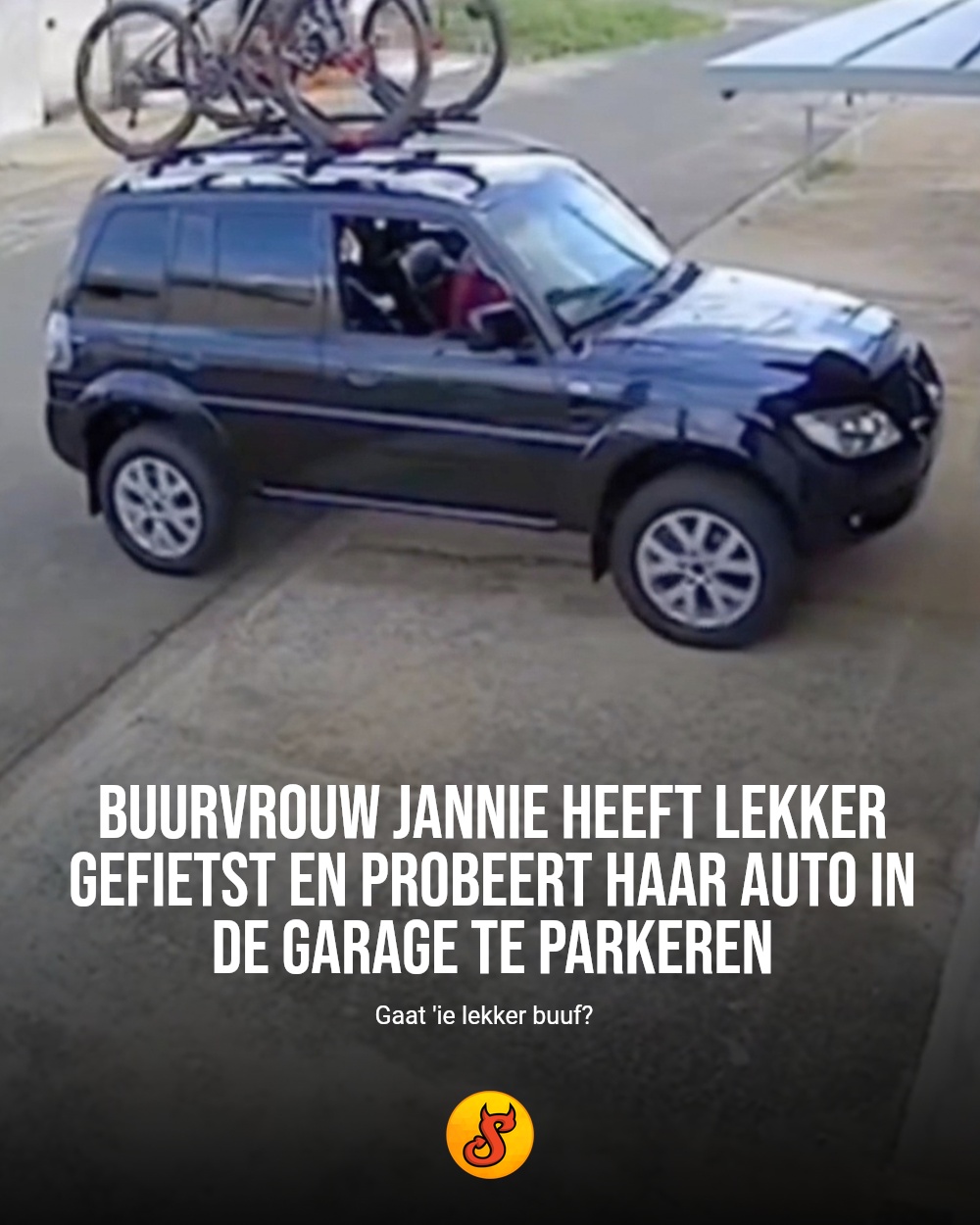 Buurvrouw Jannie heeft lekker gefietst en probeert haar auto in de garage te parkeren