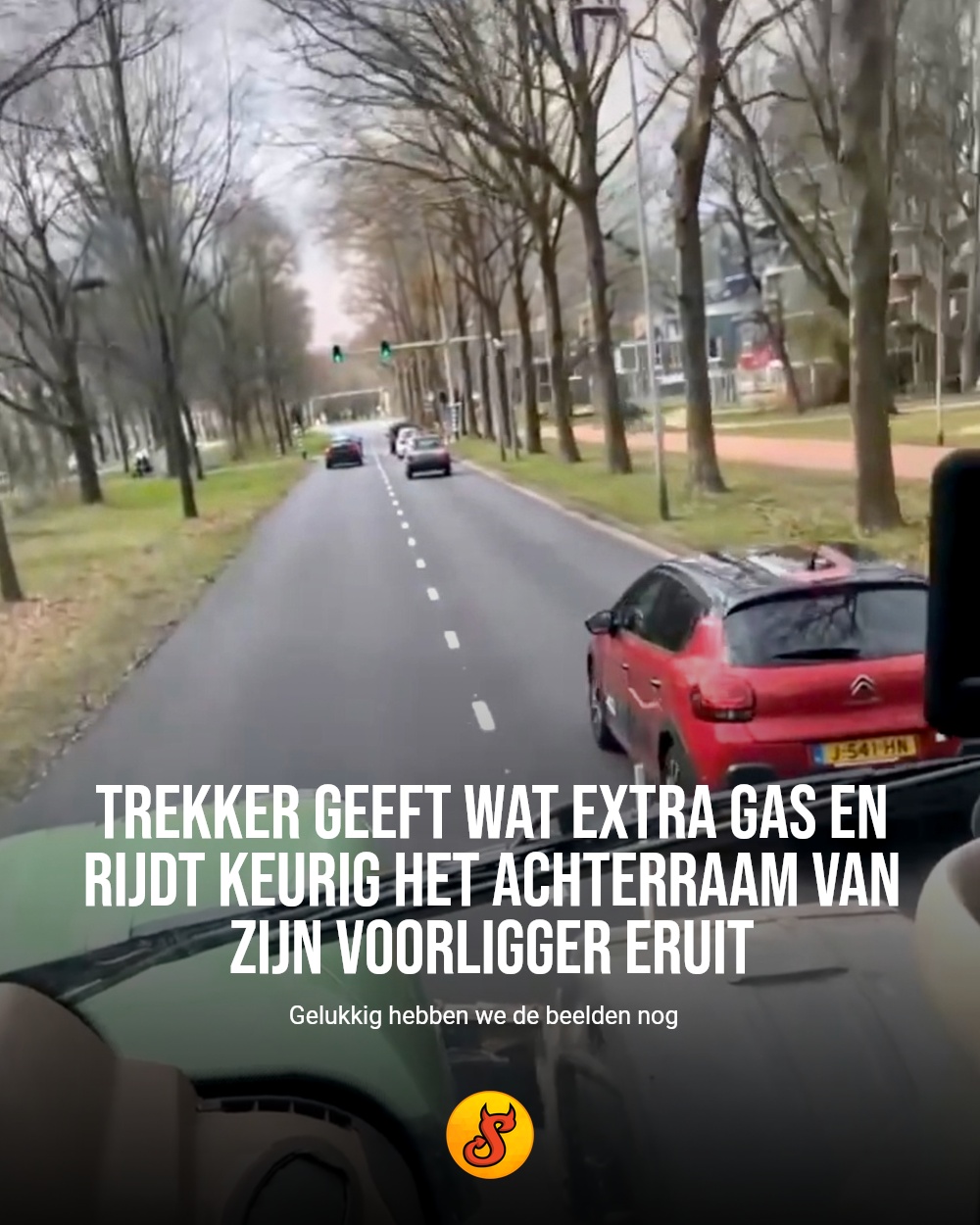 Trekker geeft wat extra gas en rijdt keurig het achterraam van zijn voorligger eruit
