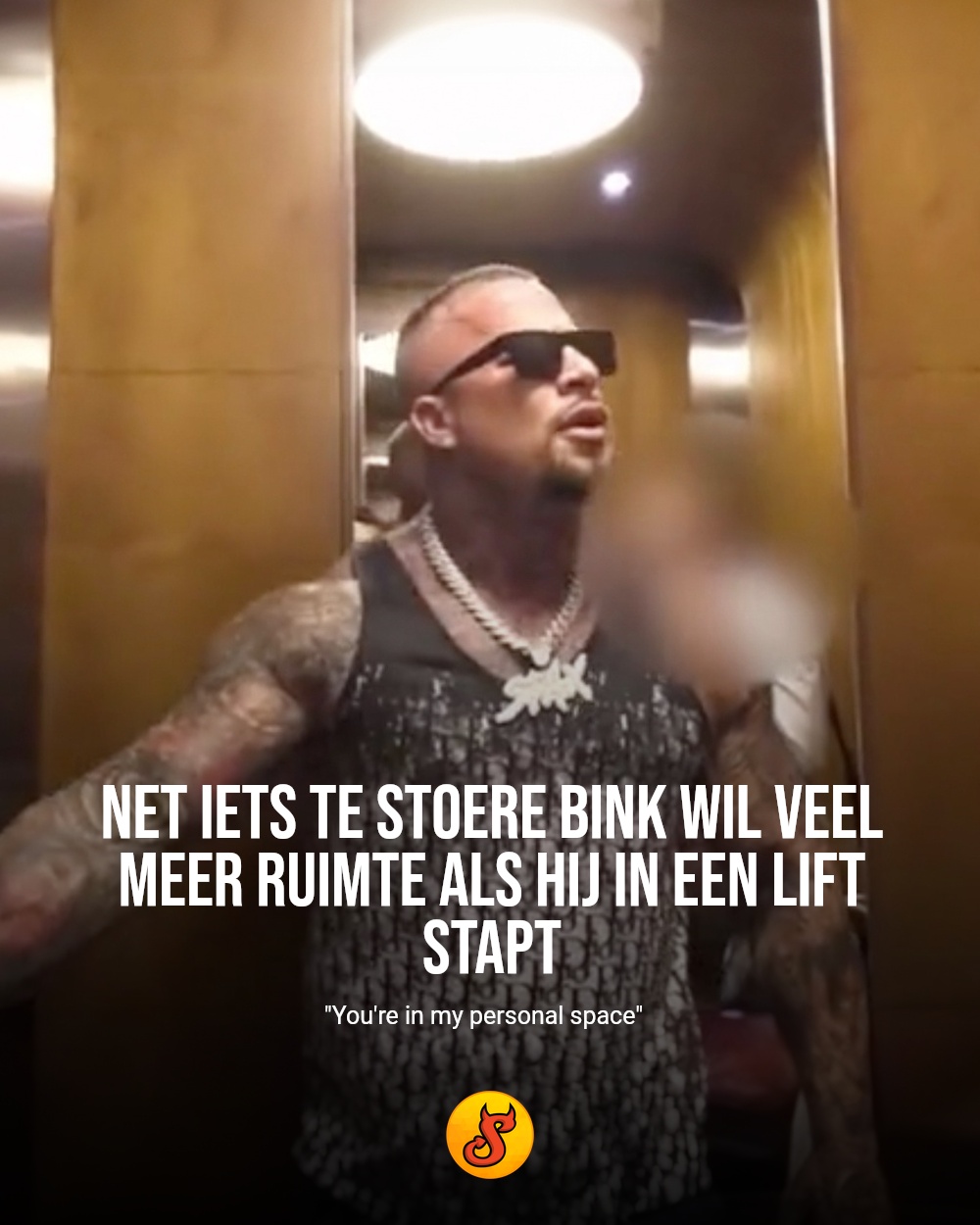 Net iets te stoere bink wil veel meer ruimte als hij in een lift stapt