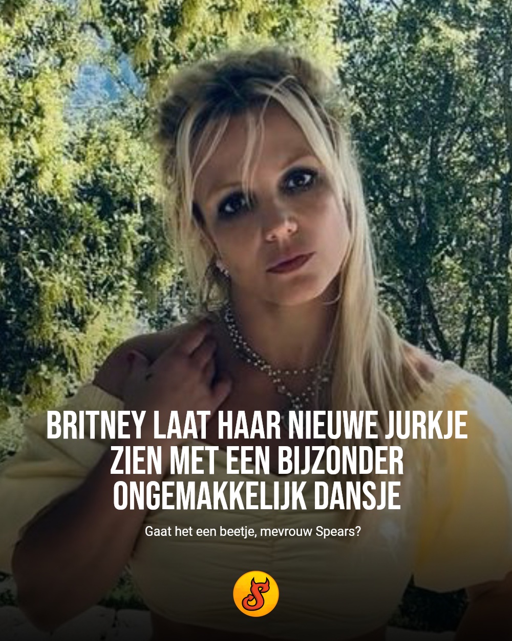 Britney laat haar nieuwe jurkje zien met een bijzonder ongemakkelijk dansje