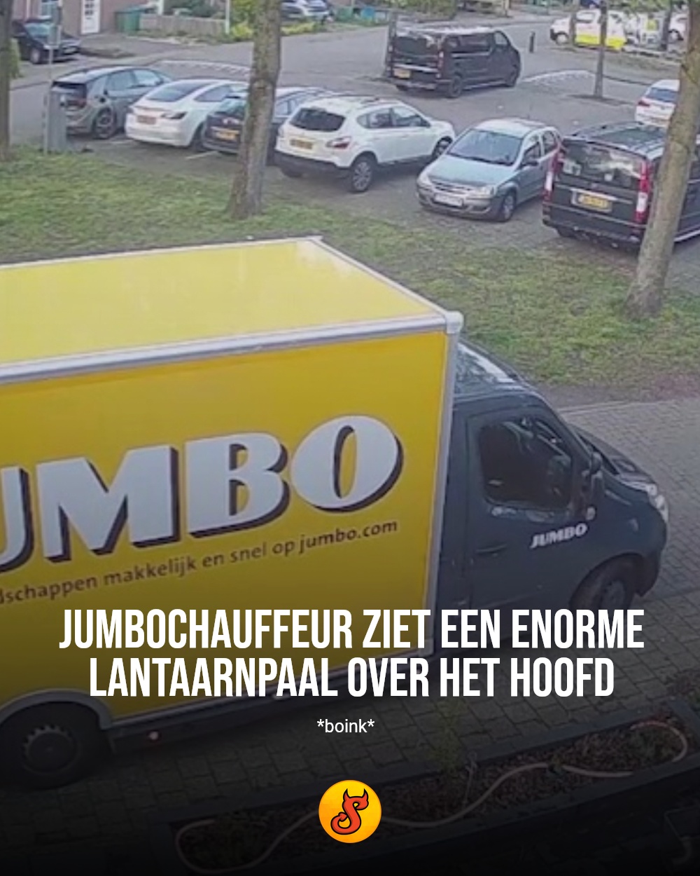 Jumbochauffeur ziet een enorme lantaarnpaal over het hoofd