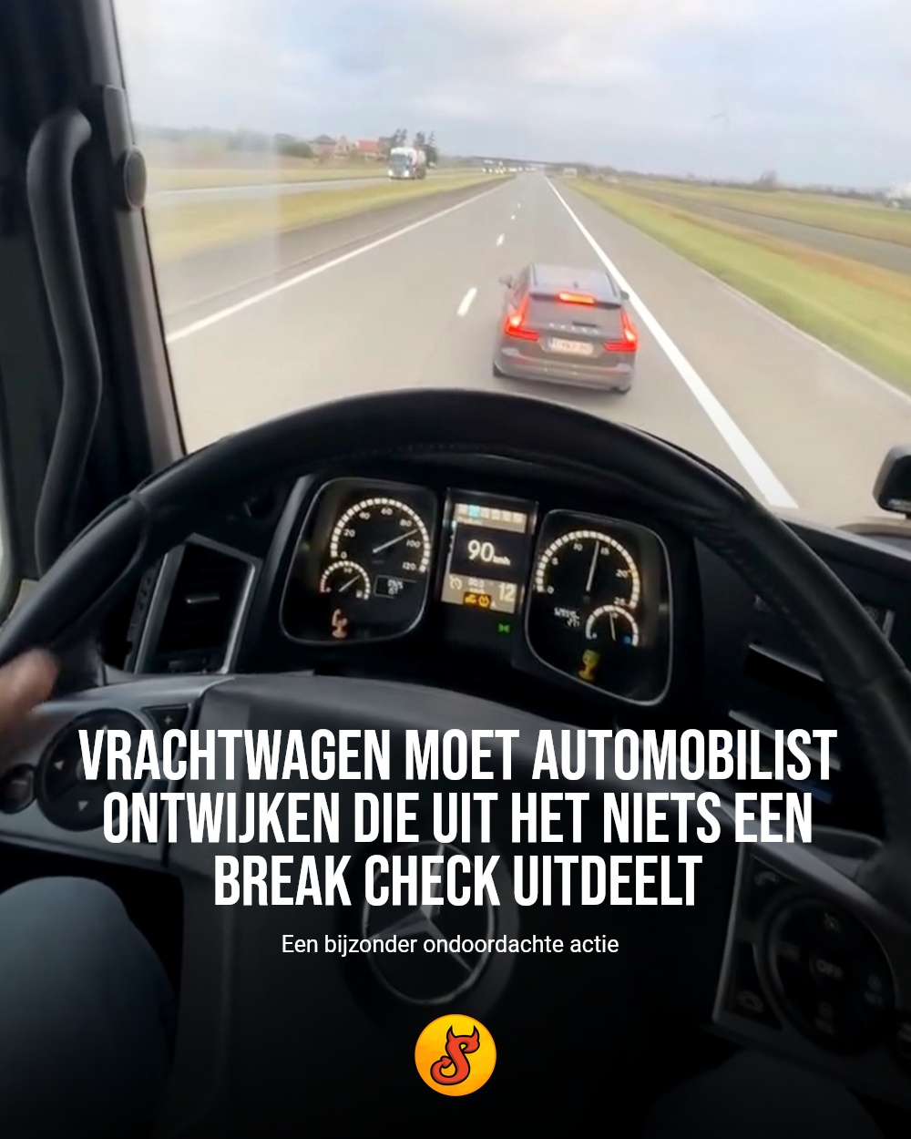 Vrachtwagen moet automobilist ontwijken die uit het niets een break check uitdeelt