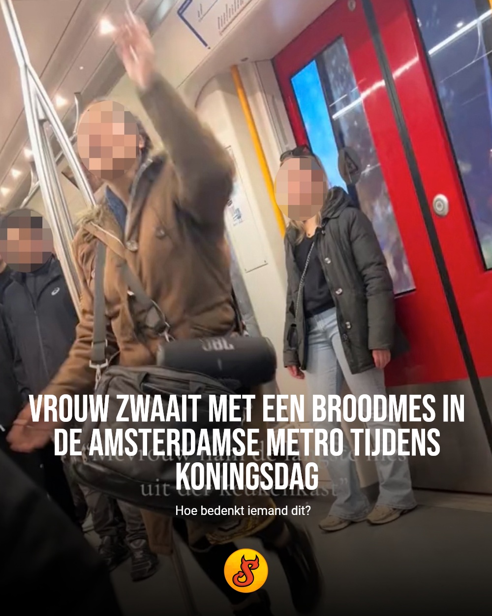 Vrouw zwaait met een broodmes in de Amsterdamse metro tijdens Koningsdag