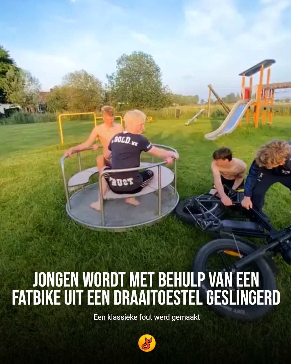 Jongen wordt met behulp van een fatbike uit een draaitoestel geslingerd