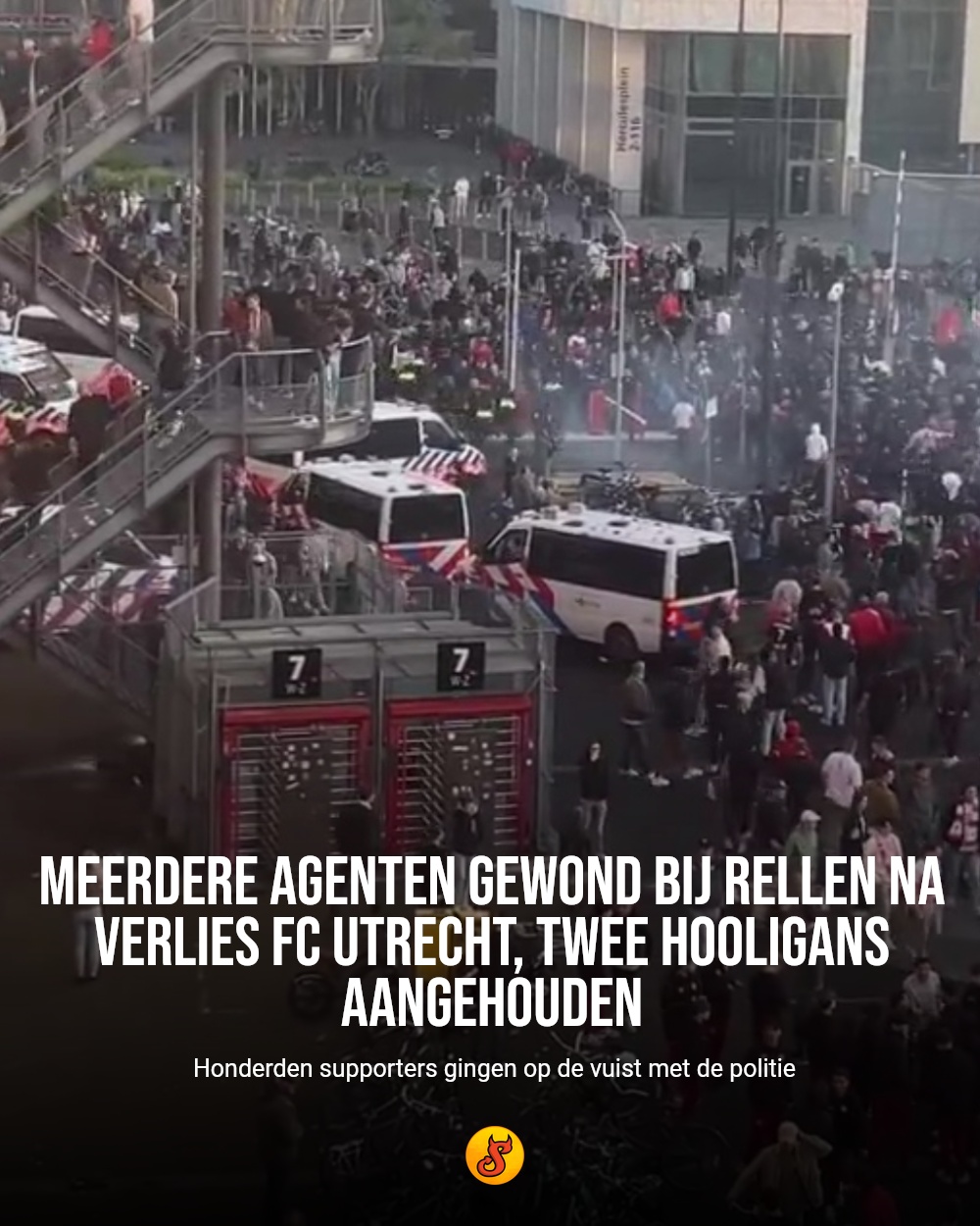 Meerdere agenten gewond bij rellen na verlies FC Utrecht, twee hooligans aangehouden