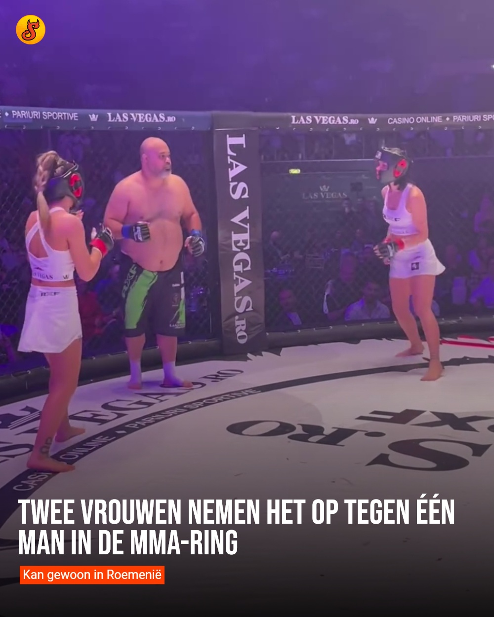 Twee vrouwen nemen het op tegen één man in de MMA-ring