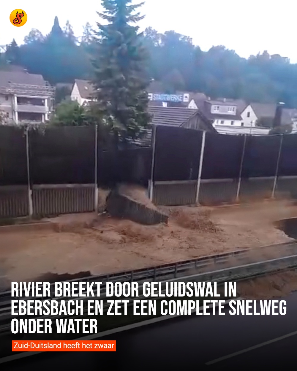 Rivier breekt door geluidswal in Ebersbach en zet een complete snelweg onder water