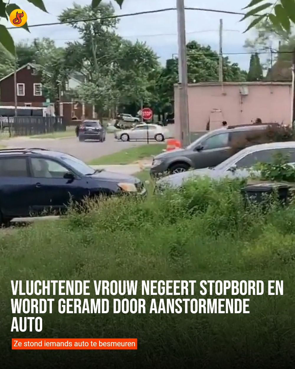 Vluchtende vrouw negeert stopbord en wordt geramd door aanstormende auto