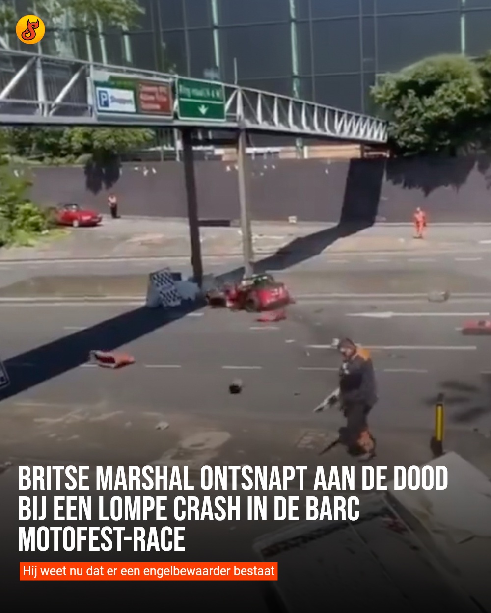 Britse Marshal ontsnapt aan de dood bij een lompe crash in de BARC MotoFest-race