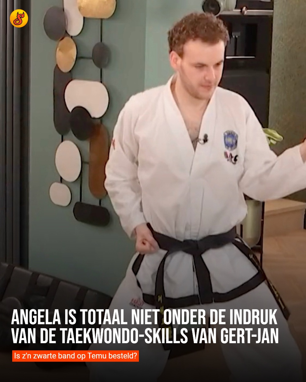 Angela is totaal niet onder de indruk van de taekwondo-skills van Gert-Jan
