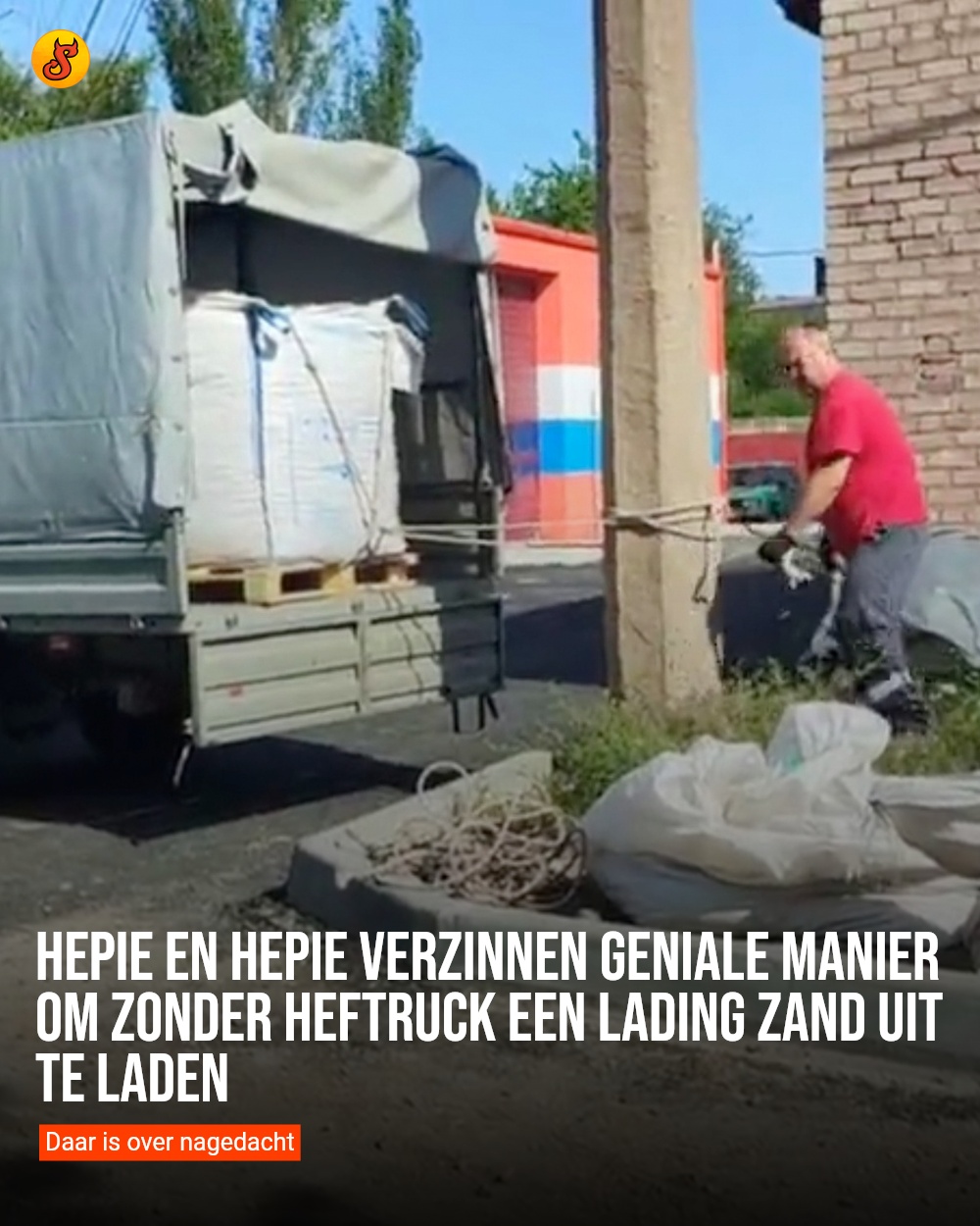 Hepie en Hepie verzinnen geniale manier om zonder heftruck een lading zand uit te laden