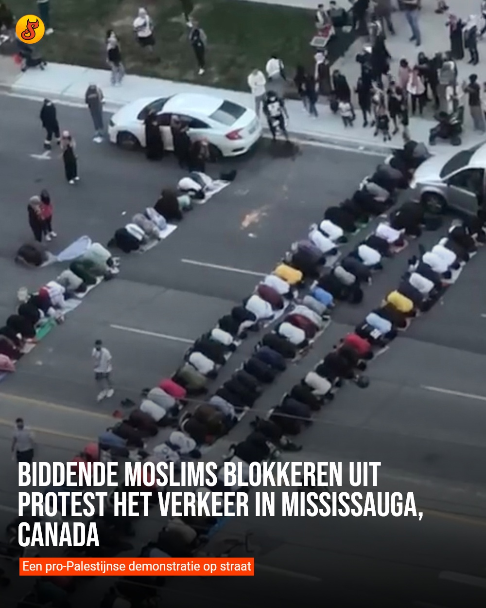 Biddende moslims blokkeren uit protest het verkeer in Mississauga, Canada