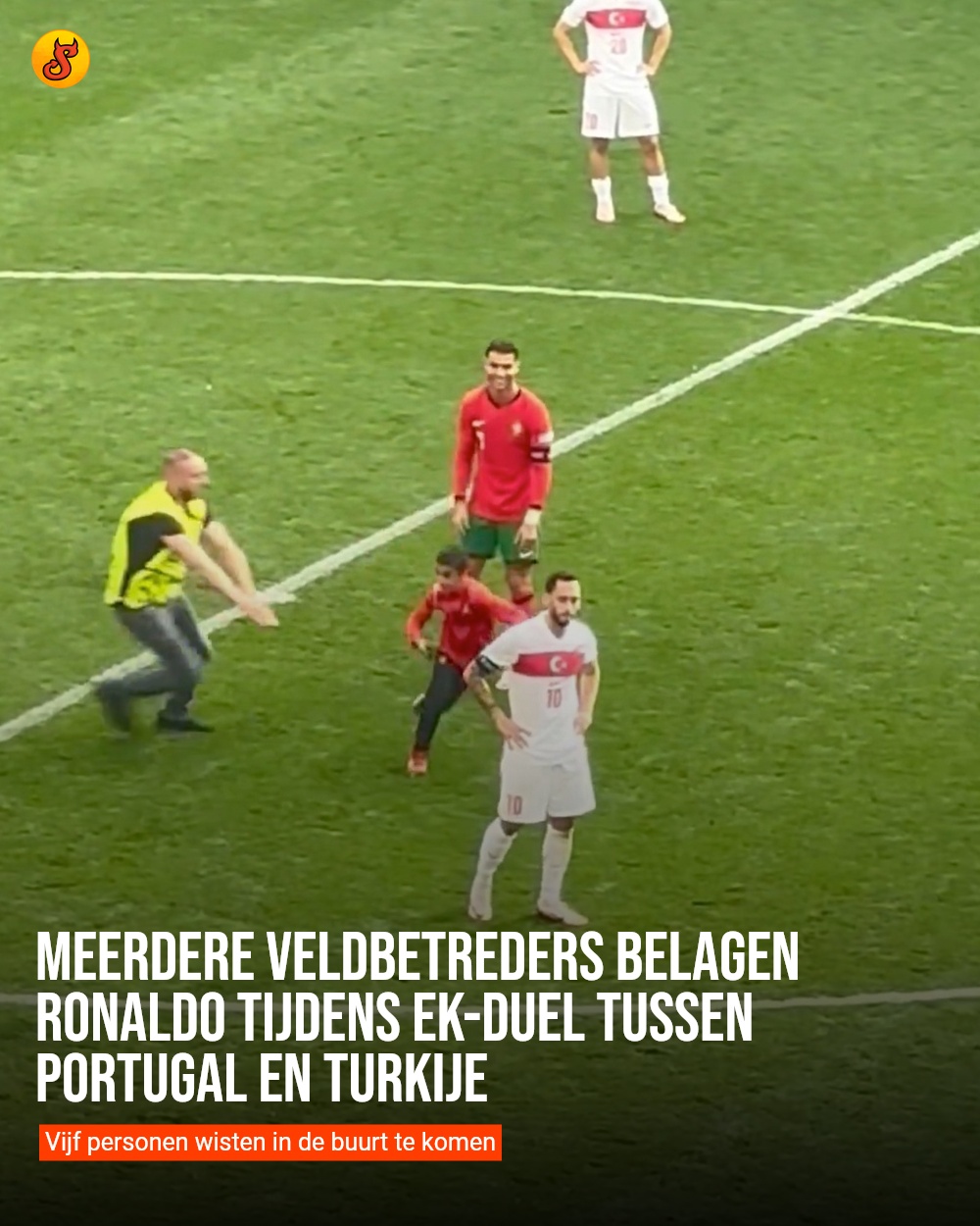 Meerdere veldbetreders belagen Ronaldo tijdens EK-duel tussen Portugal en Turkije