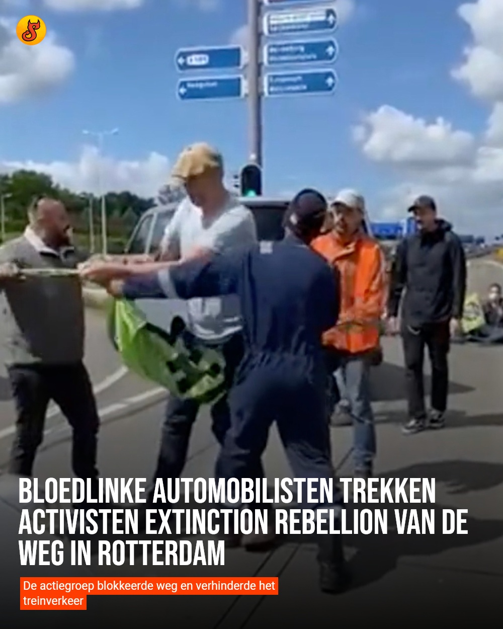 Bloedlinke automobilisten trekken activisten Extinction Rebellion van de weg in Rotterdam