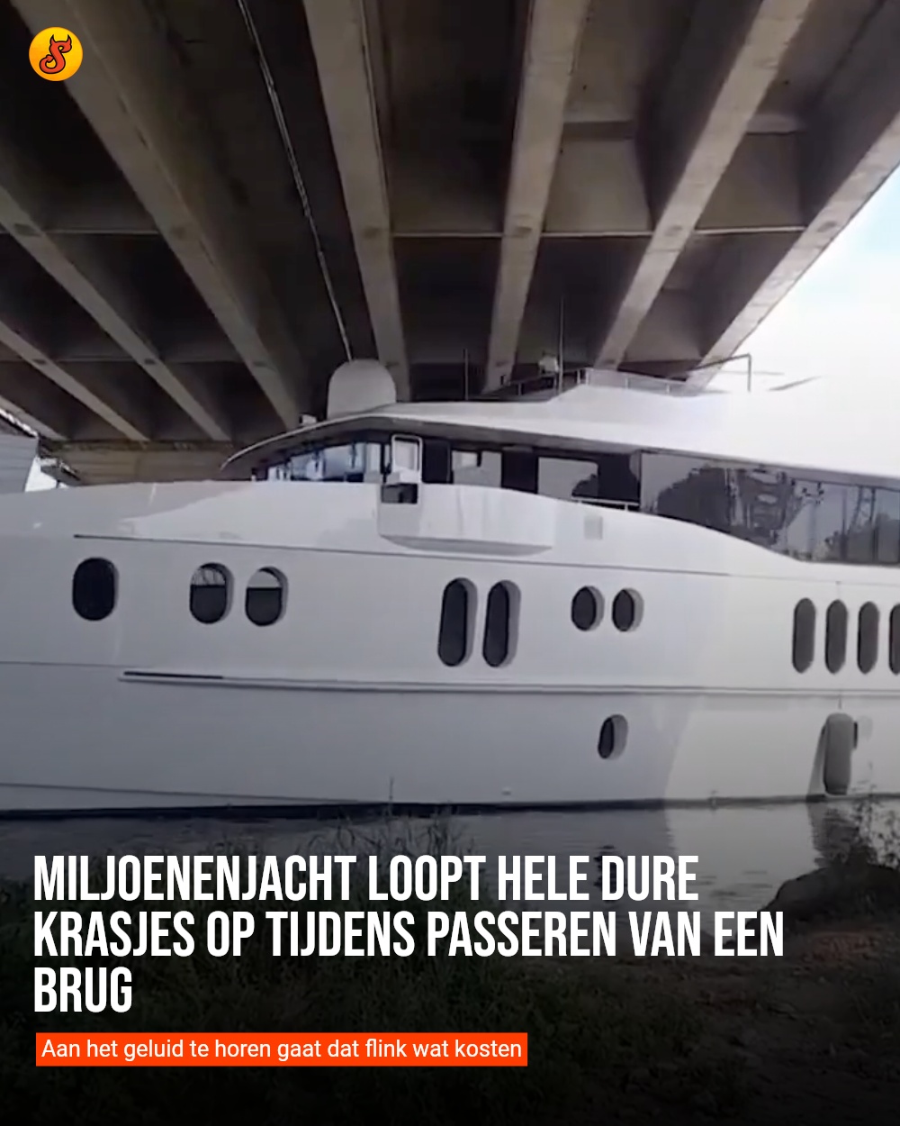 Miljoenenjacht loopt hele dure krasjes op tijdens passeren van een brug