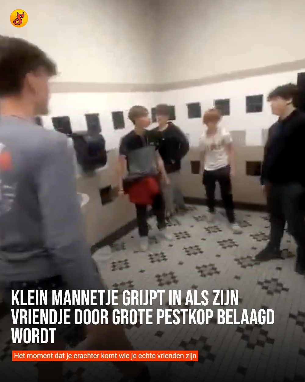 Klein mannetje grijpt in als zijn vriendje door grote pestkop belaagd wordt