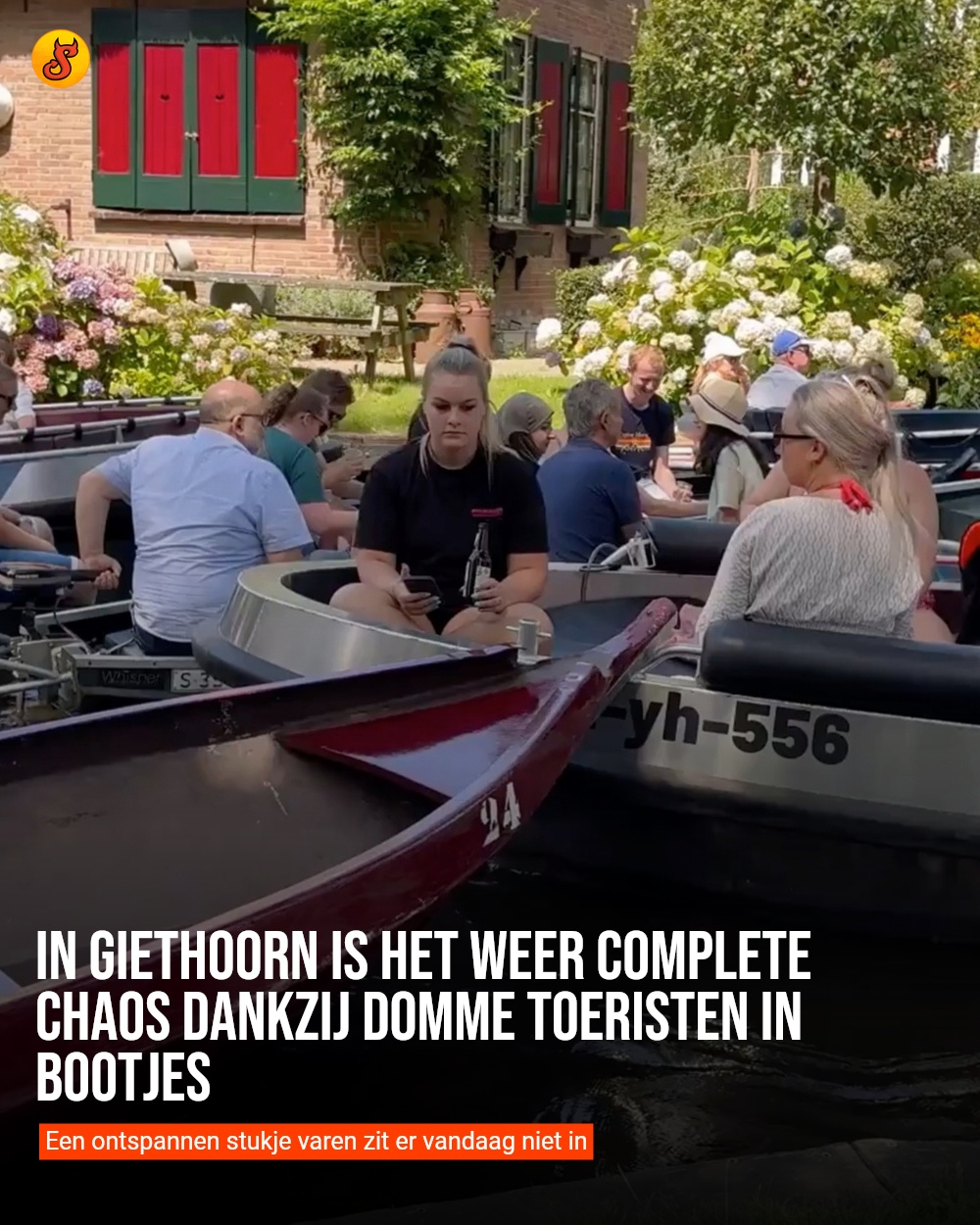 In Giethoorn is het weer complete chaos dankzij domme toeristen in bootjes