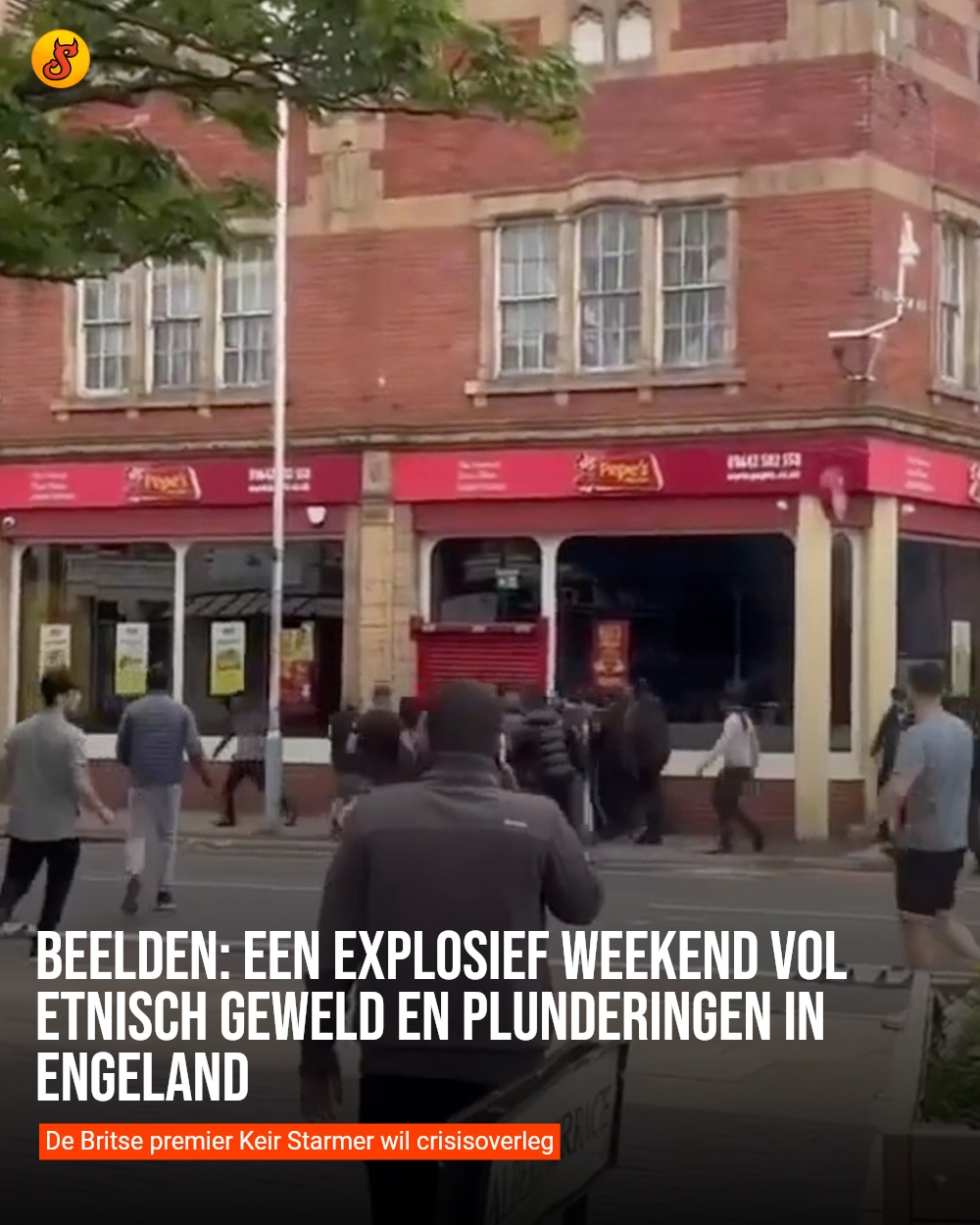 Beelden: Een explosief weekend vol etnisch geweld en plunderingen in Engeland