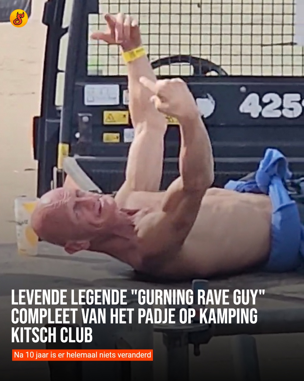 Levende legende "Gurning Rave Guy" compleet van het padje op Kamping Kitsch Club