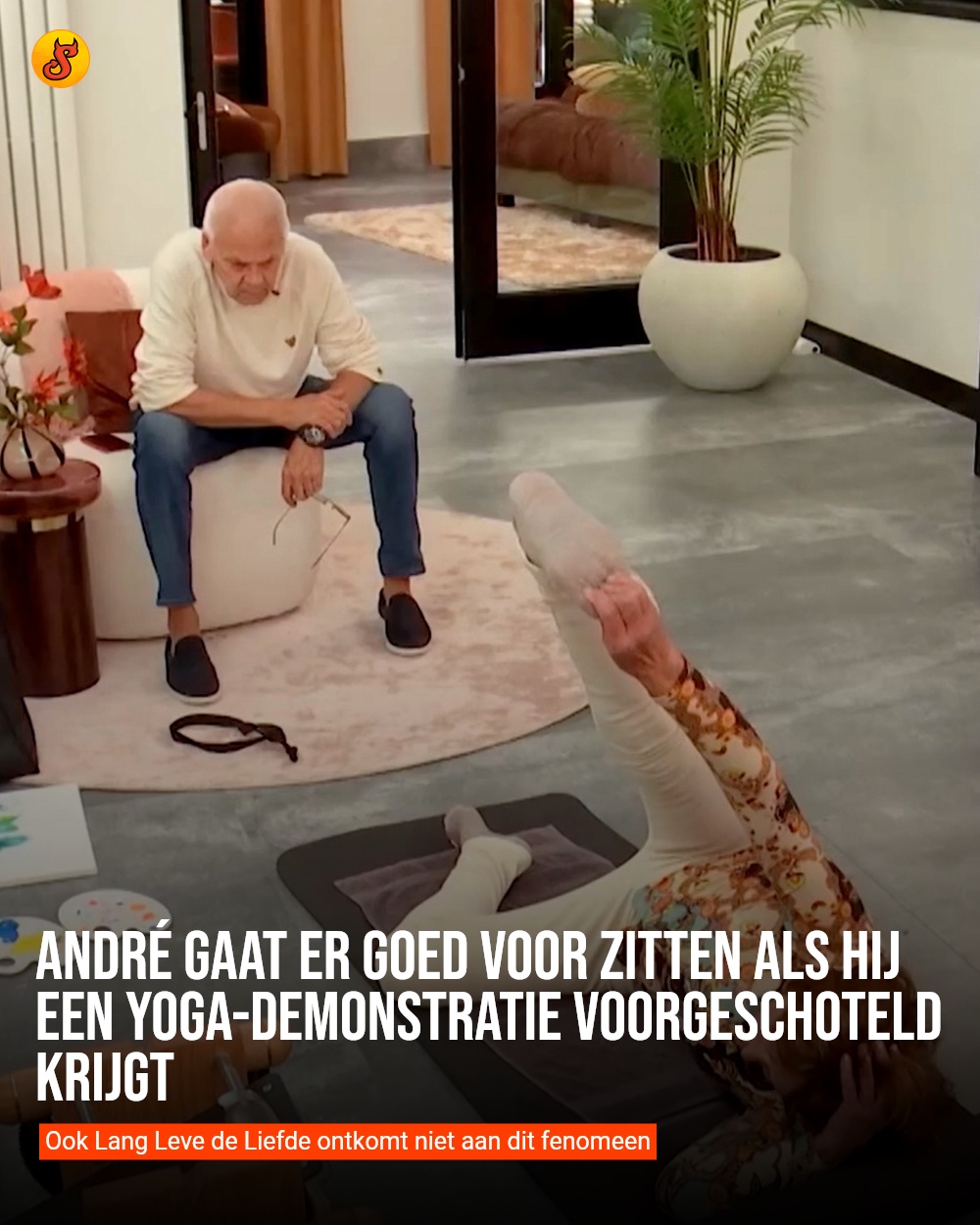 André gaat er goed voor zitten als hij een yoga-demonstratie voorgeschoteld krijgt
