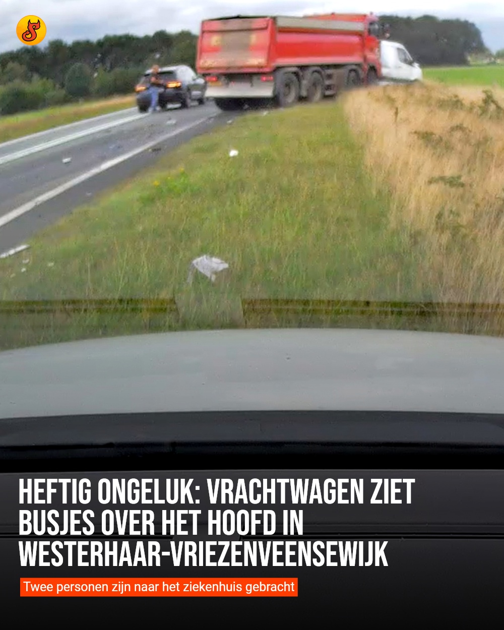 Heftig ongeluk: Vrachtwagen ziet busjes over het hoofd in Westerhaar-Vriezenveensewijk