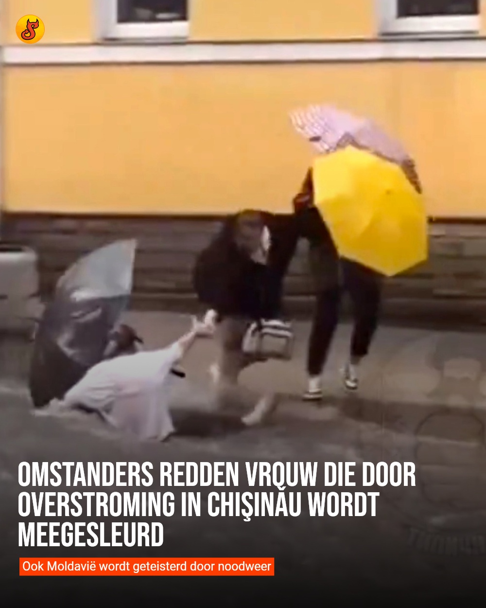 Omstanders redden vrouw die door overstroming in Chişinǎu wordt meegesleurd