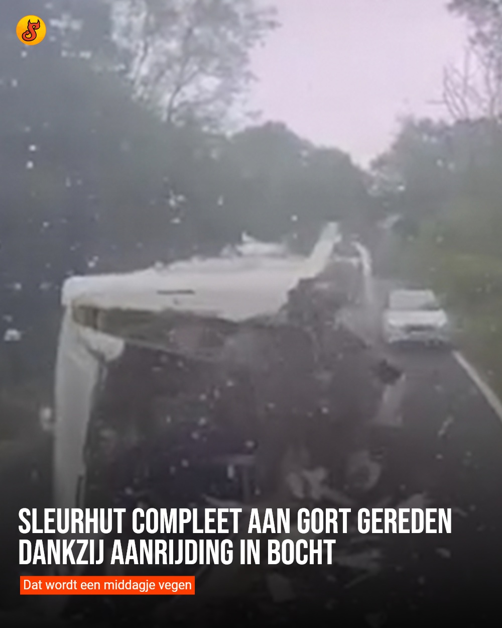 Sleurhut compleet aan gort gereden dankzij aanrijding in bocht
