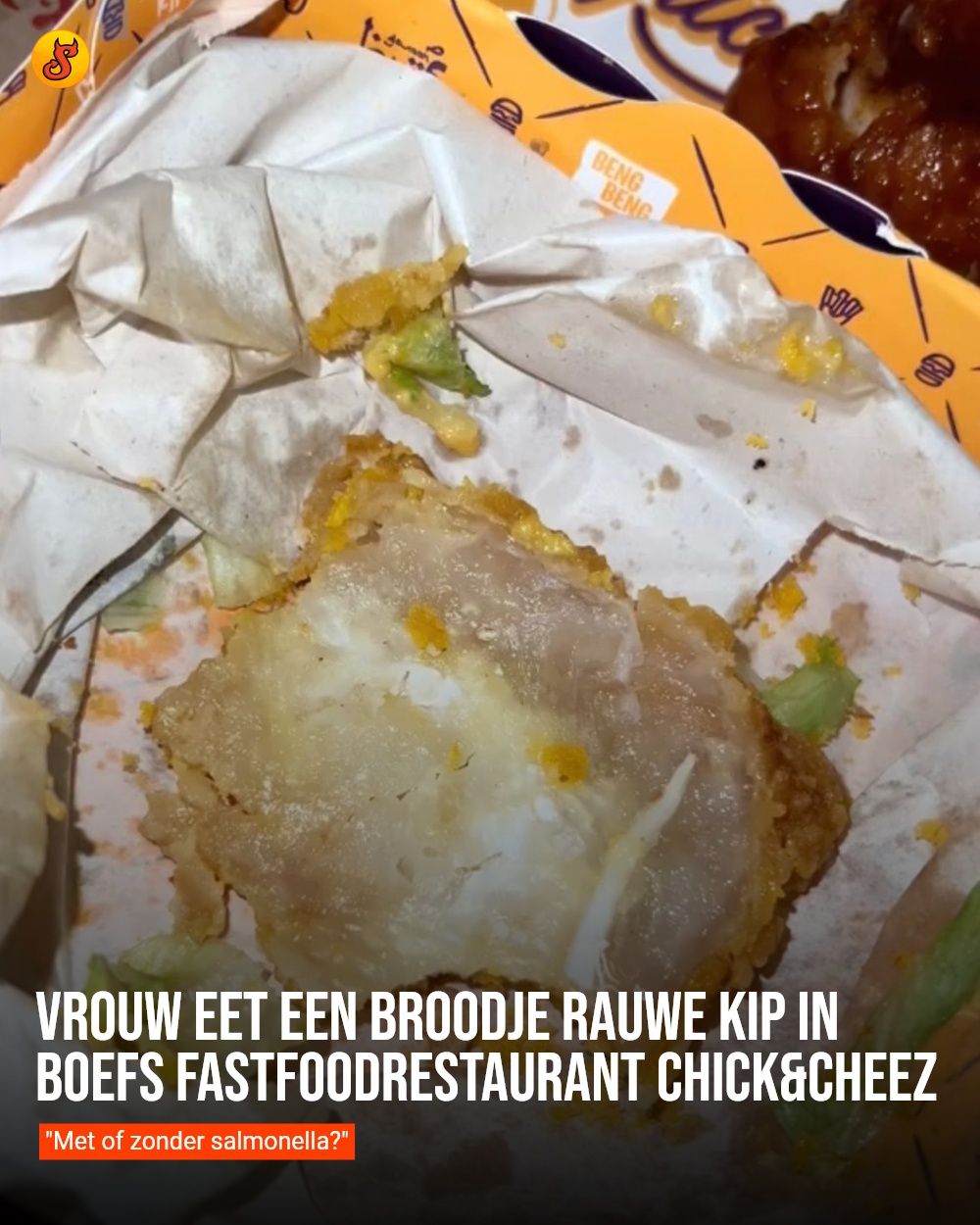 Vrouw eet een broodje rauwe kip in Boefs fastfoodrestaurant Chick&Cheez