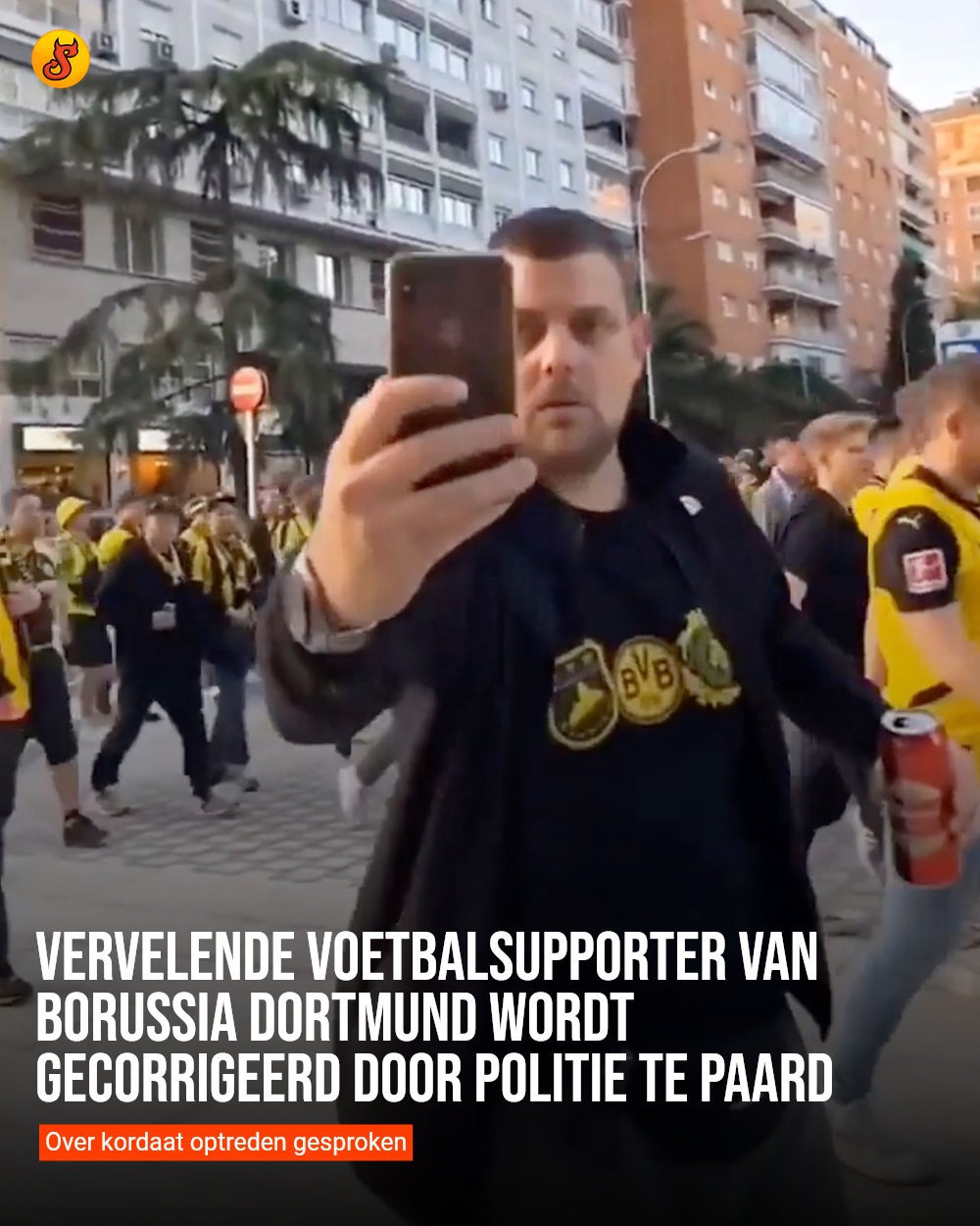 Vervelende voetbalsupporter van Borussia Dortmund wordt gecorrigeerd door politie te paard