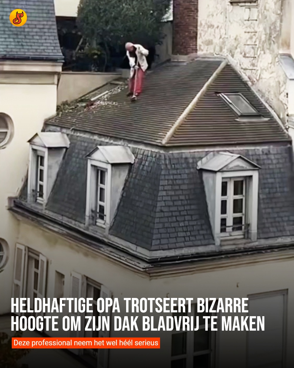 Heldhaftige opa trotseert bizarre hoogte om zijn dak bladvrij te maken