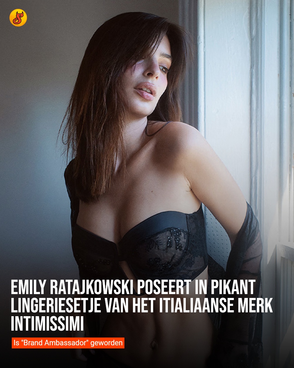 Emily Ratajkowski poseert in pikant lingeriesetje van het Itialiaanse merk Intimissimi