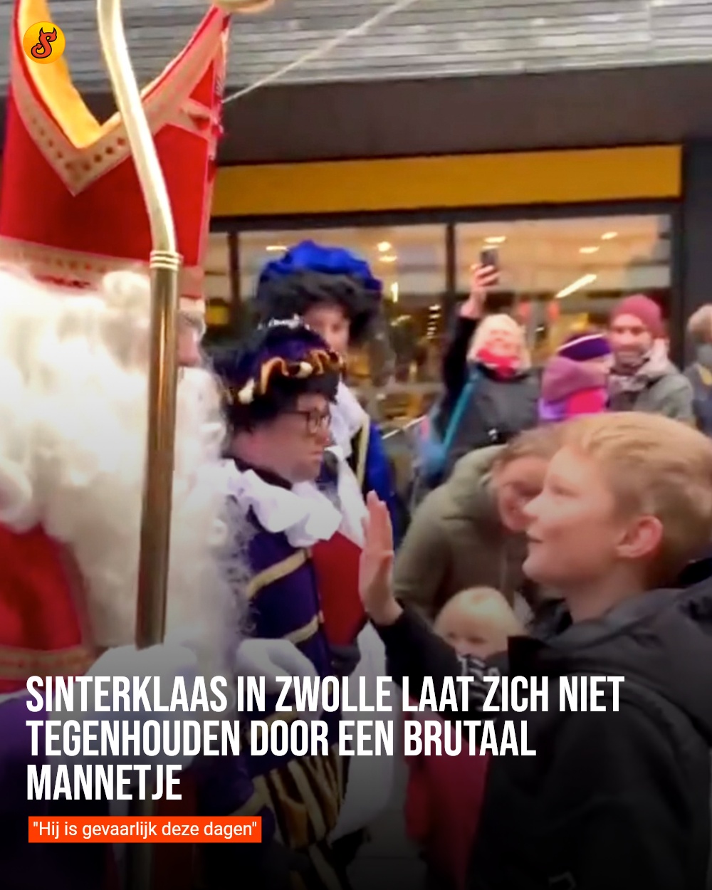 Sinterklaas in Zwolle laat zich niet tegenhouden door een brutaal mannetje