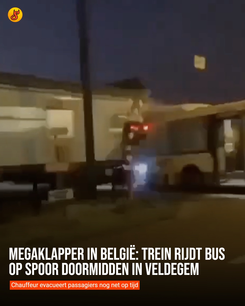 Megaklapper in België: Trein rijdt bus op spoor doormidden in Veldegem