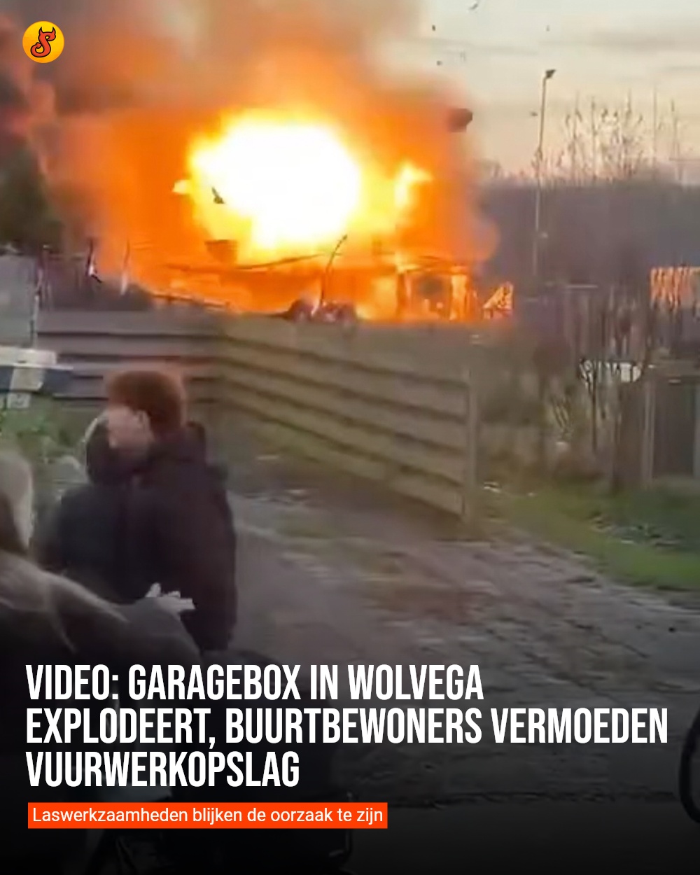 Video: Garagebox in Wolvega explodeert, buurtbewoners vermoeden vuurwerkopslag