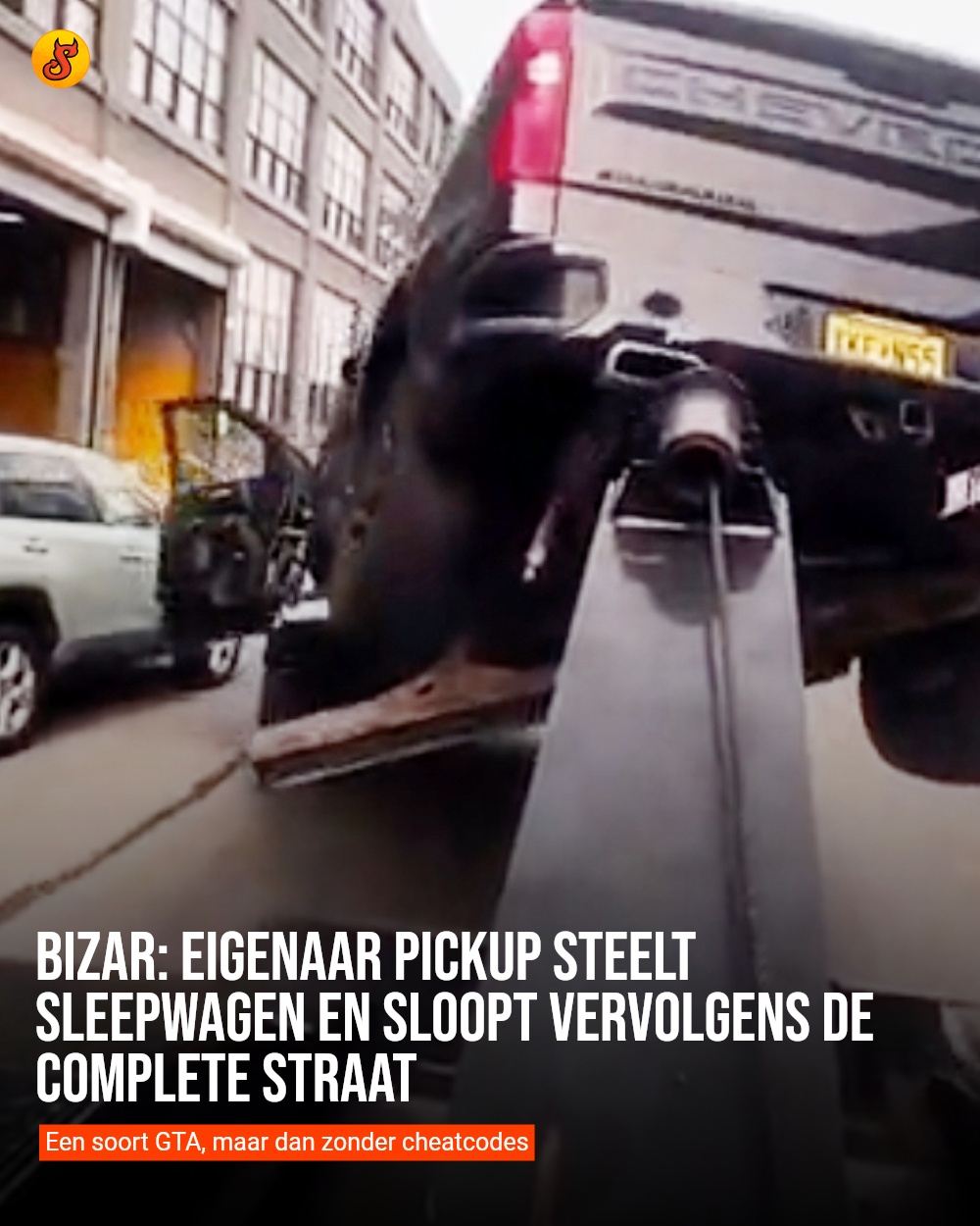 Bizar: Eigenaar pickup steelt sleepwagen en sloopt vervolgens de complete straat