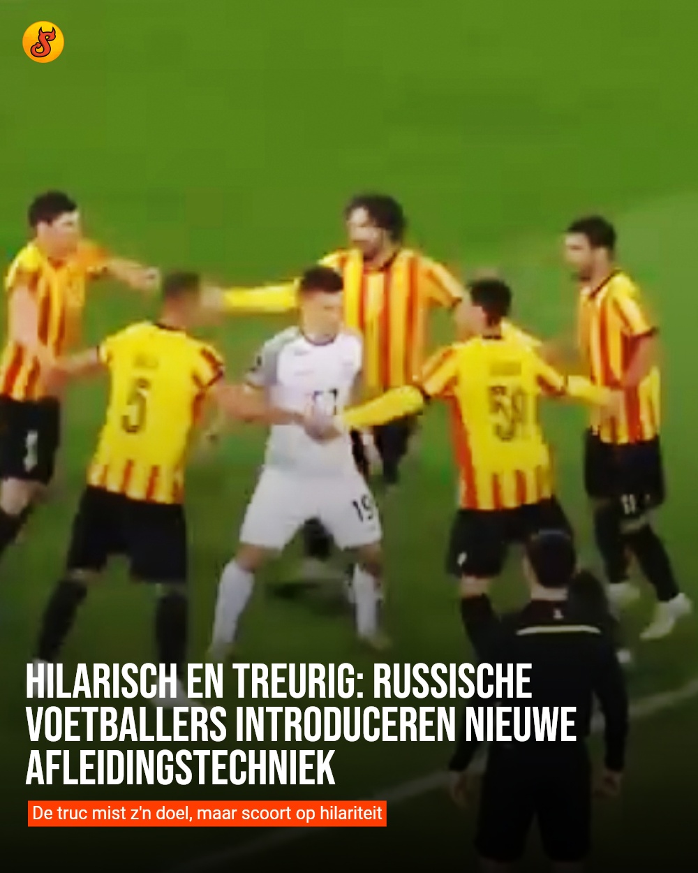 Hilarisch en treurig: Russische voetballers introduceren nieuwe afleidingstechniek