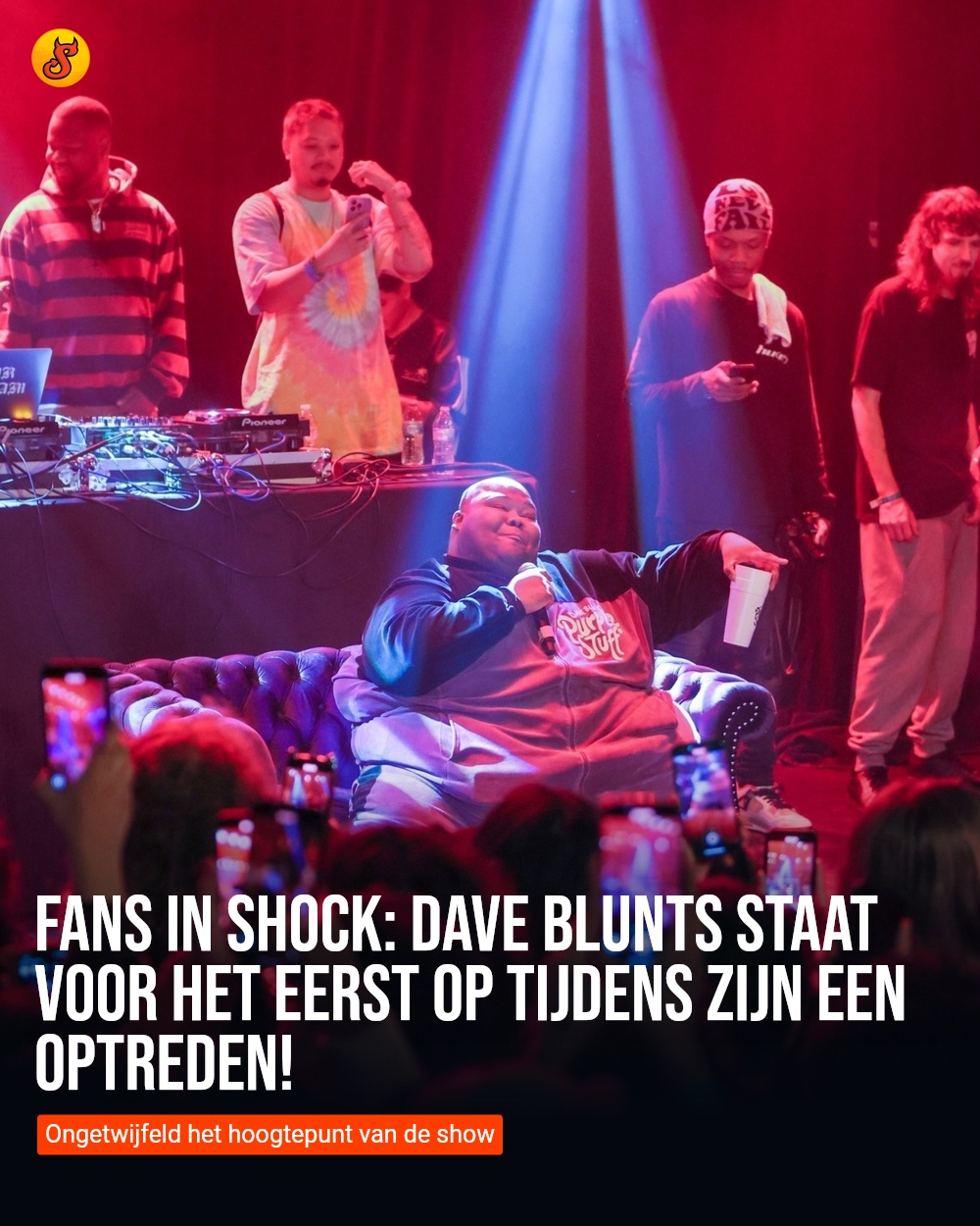 Fans in shock: Dave Blunts staat voor het eerst op tijdens zijn een optreden!