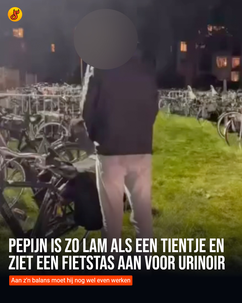 Pepijn is zo lam als een tientje en ziet een fietstas aan voor urinoir