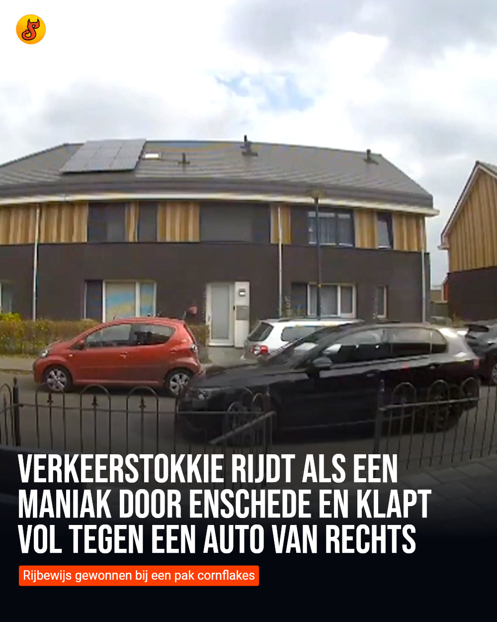 Verkeerstokkie rijdt als een maniak door Enschede en klapt vol tegen een auto van rechts