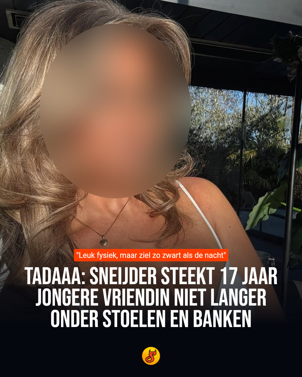 Tadaaa: Sneijder steekt 17 jaar jongere vriendin niet langer onder stoelen en banken