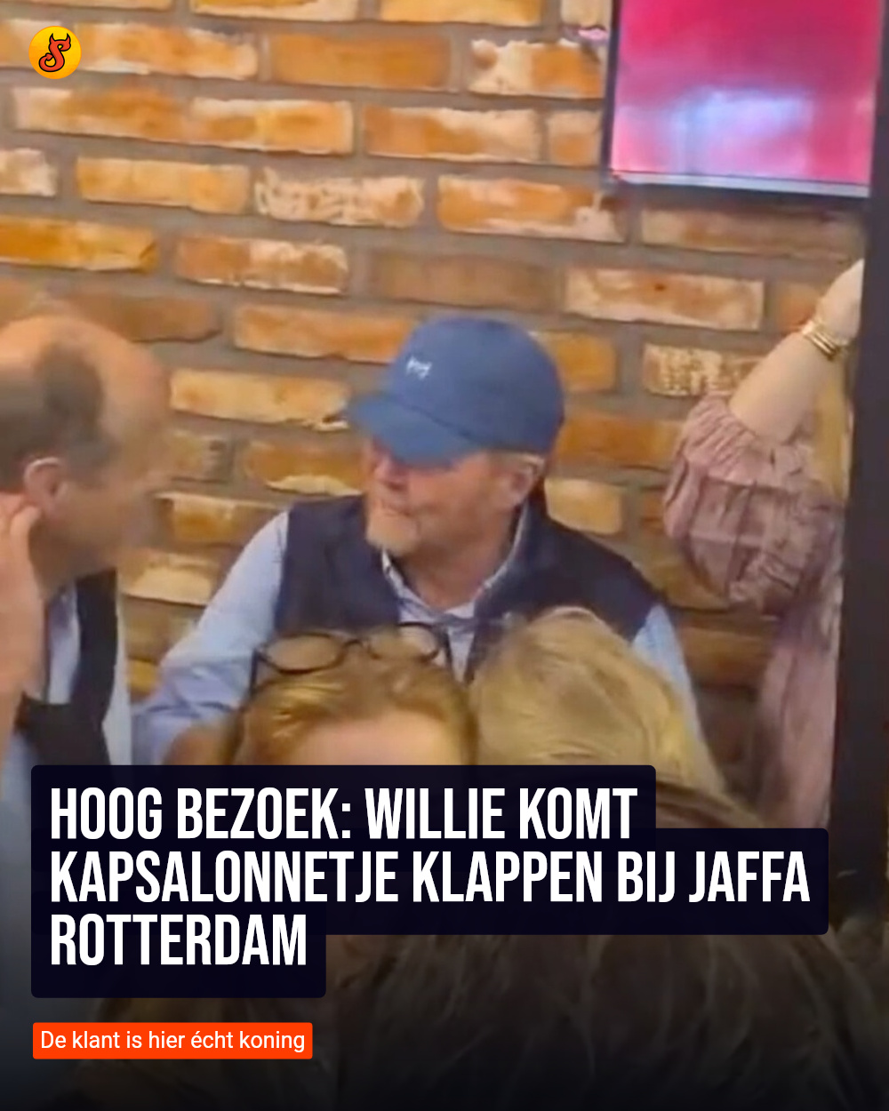 Hoog bezoek: Willie komt kapsalonnetje klappen bij Jaffa Rotterdam