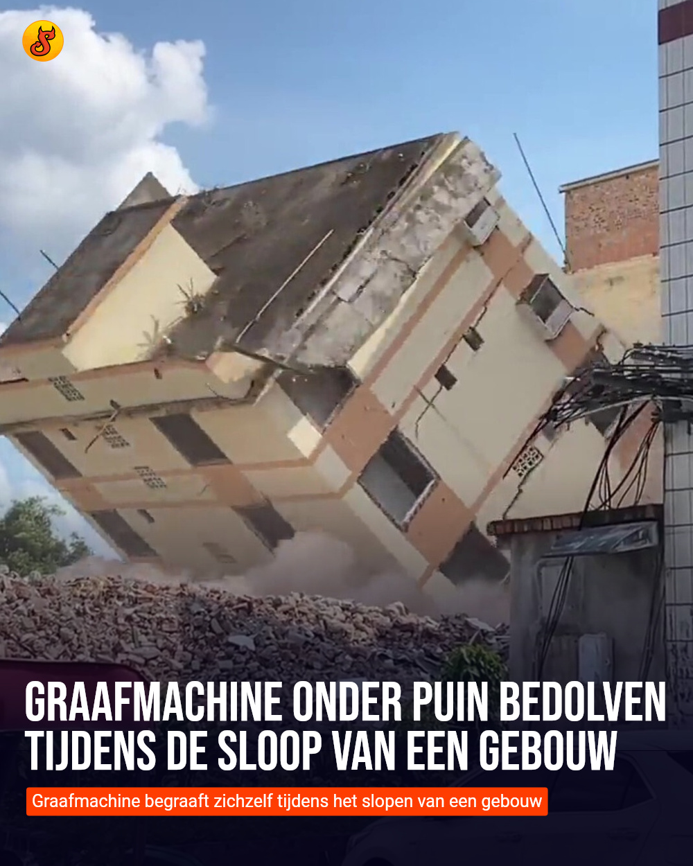 Graafmachine onder puin bedolven tijdens de sloop van een gebouw