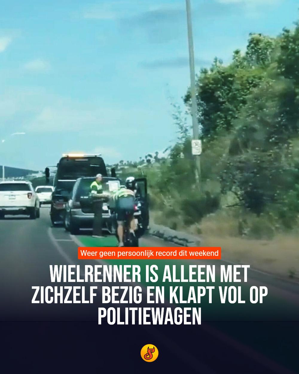 Wielrenner is alleen met zichzelf bezig en klapt vol op politiewagen