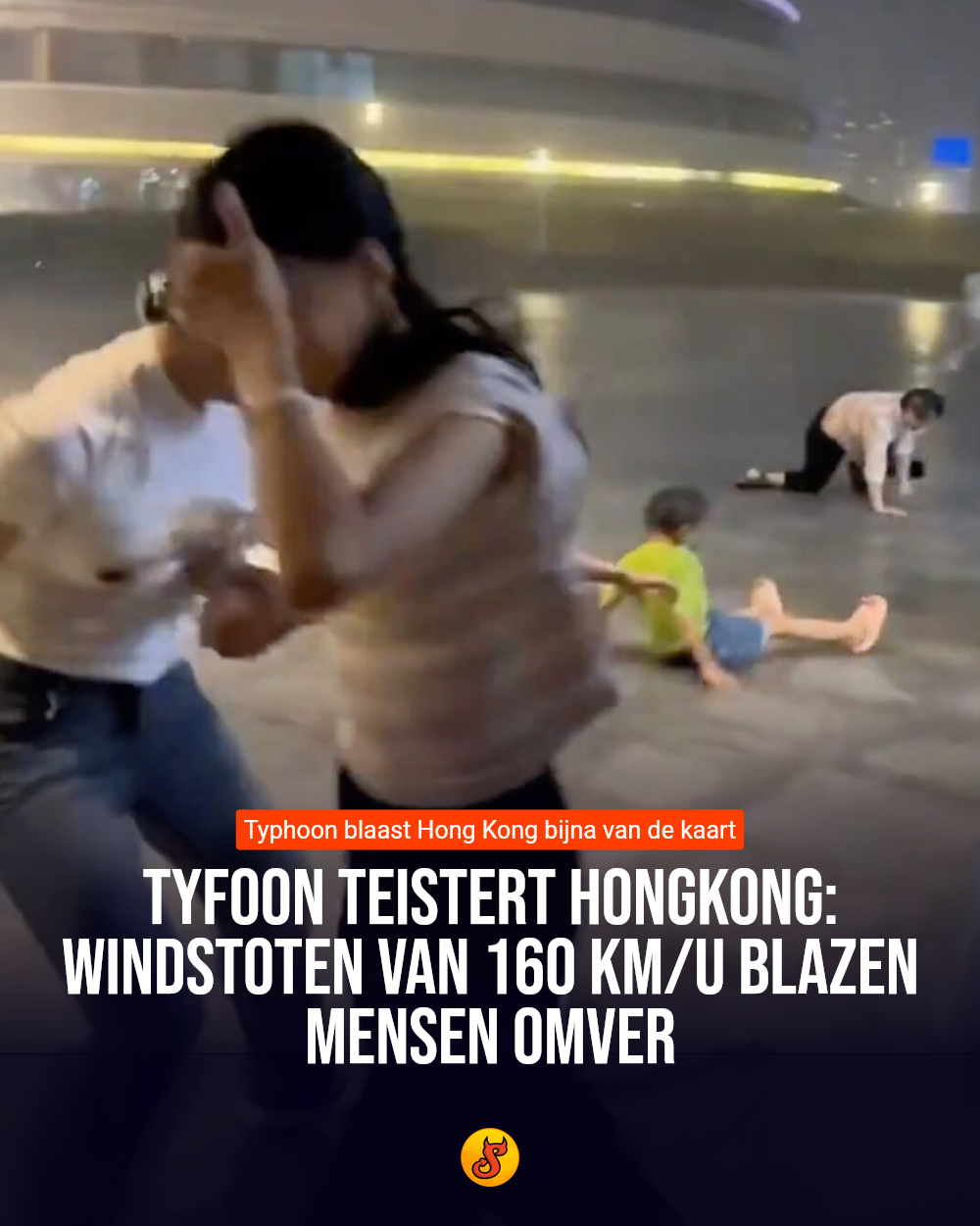 Tyfoon teistert Hongkong: Windstoten van 160 km/u blazen mensen omver