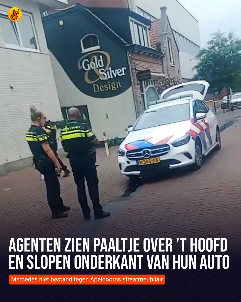 Agenten zien paaltje over 't hoofd en slopen onderkant van hun auto